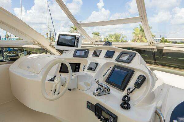 2007 Lazzara Yachts 74