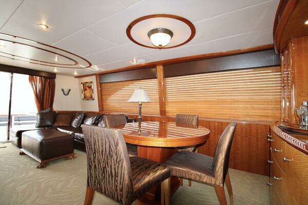 2007 Lazzara Yachts 74