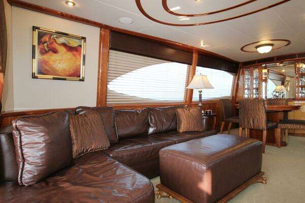 2007 Lazzara Yachts 74