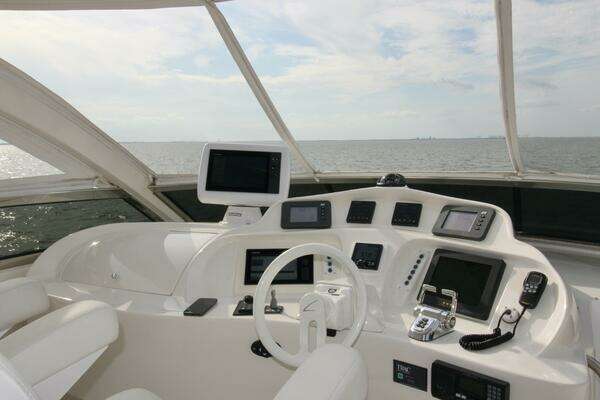 2007 Lazzara Yachts 74