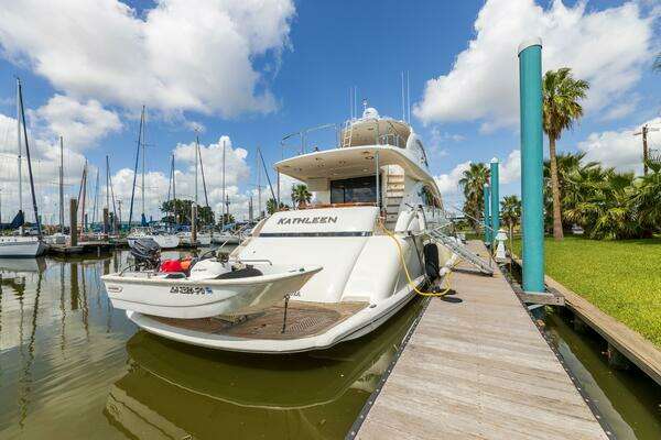 2007 Lazzara Yachts 74