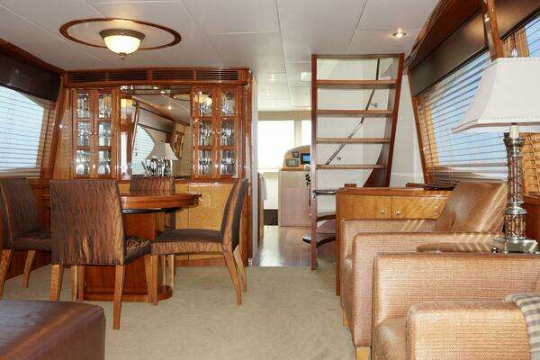 2007 Lazzara Yachts 74