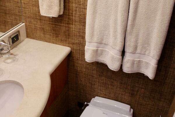 2007 Lazzara Yachts 74