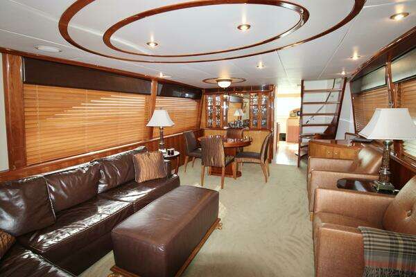 2007 Lazzara Yachts 74