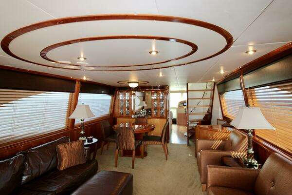 2007 Lazzara Yachts 74