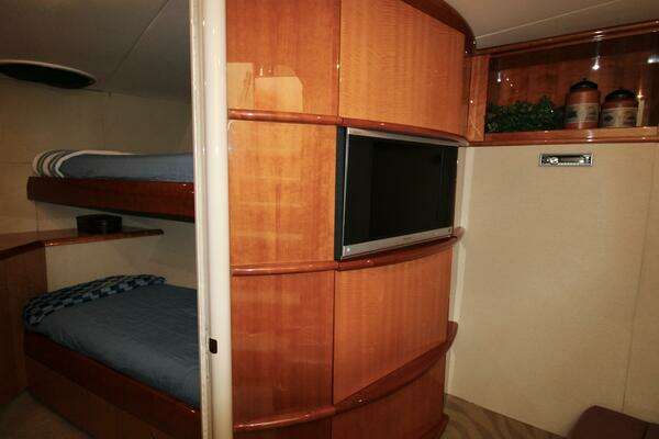 2007 Lazzara Yachts 74