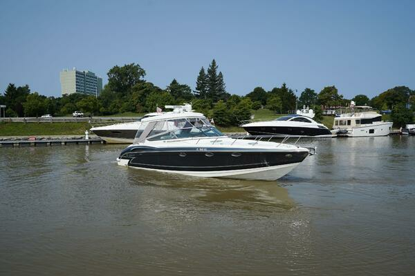 Formula 370 SS Yacht For Sale