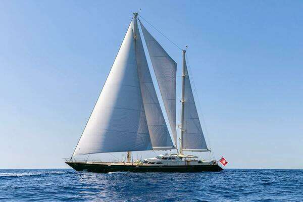 121' Perini Navi