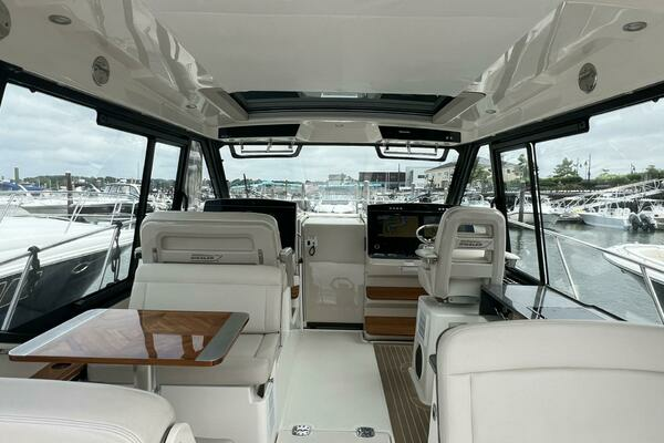 2021 Boston Whaler 40