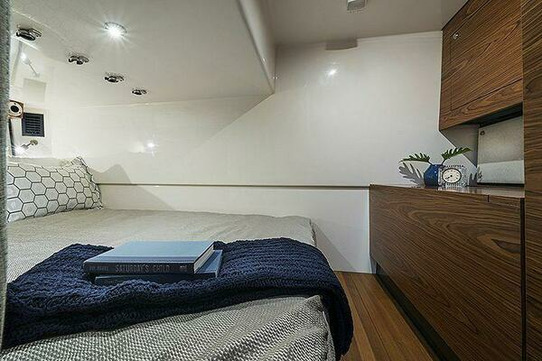 2021 Boston Whaler 40