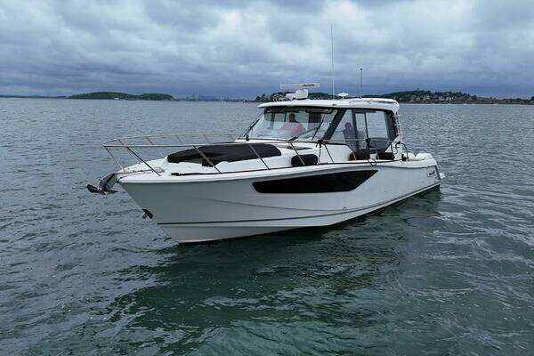 2021 Boston Whaler 40