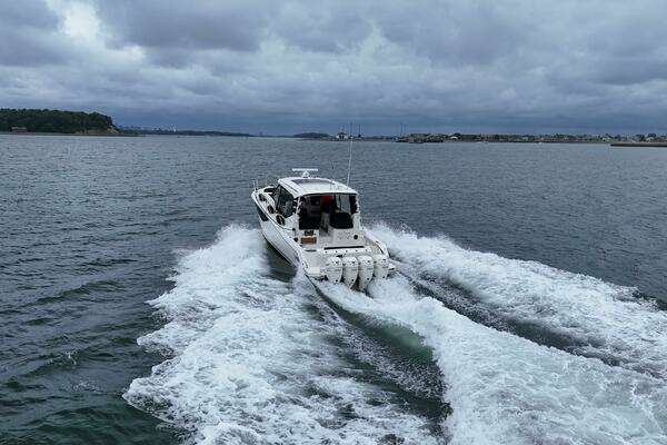 2021 Boston Whaler 40