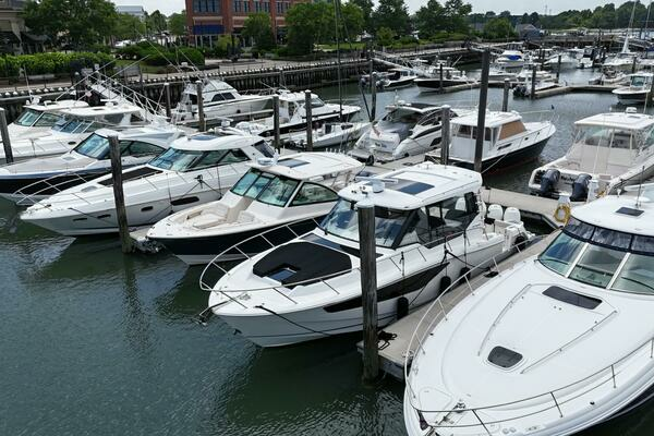 2021 Boston Whaler 40