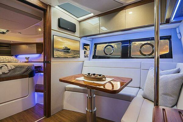 2021 Boston Whaler 40