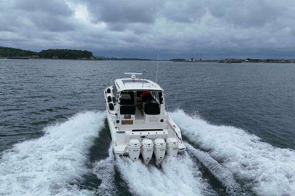 2021 Boston Whaler 40