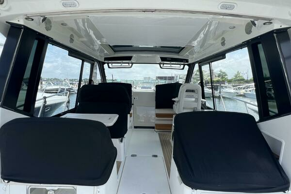 2021 Boston Whaler 40