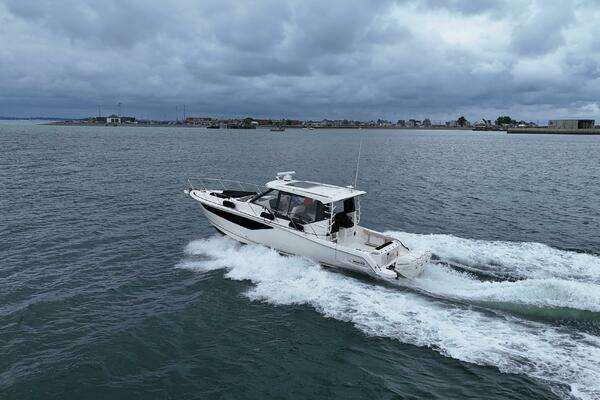 2021 Boston Whaler 40