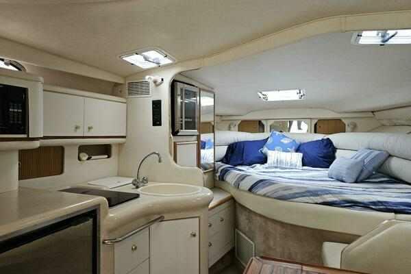 Photo of the 1999 Sea Ray 