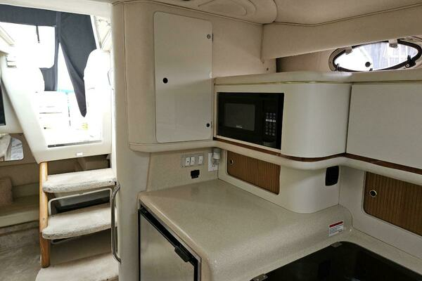 Photo of the 1999 Sea Ray 