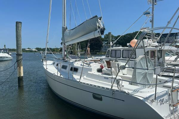 Photo of the 1993 Freedom 35 "Miss Dee"