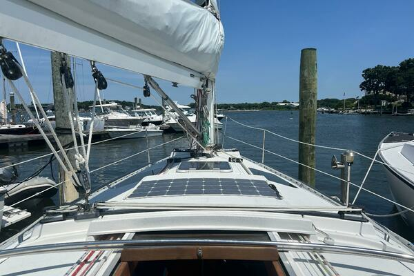 Photo of the 1993 Freedom 35 "Miss Dee"