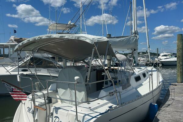 Photo of the 1993 Freedom 35 "Miss Dee"