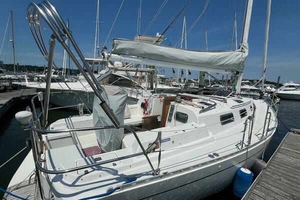 Photo of the 1993 Freedom 35 "Miss Dee"