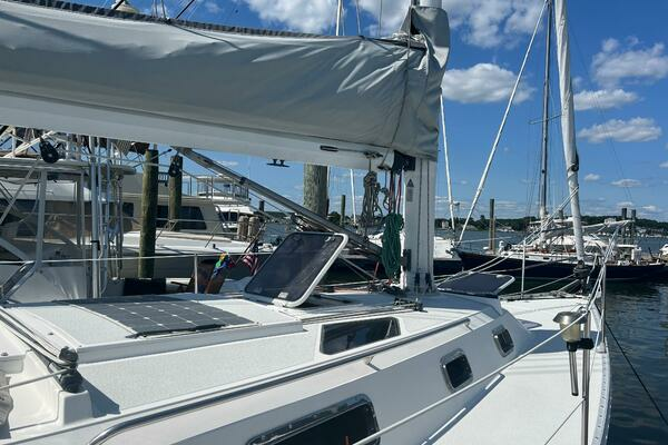 Photo of the 1993 Freedom 35 "Miss Dee"