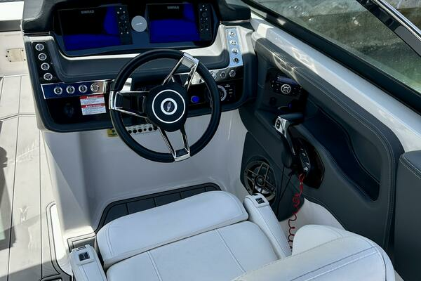 Photo of the 2022 Chaparral 267 SSX OB