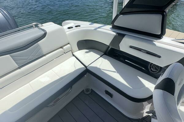 Photo of the 2022 Chaparral 267 SSX OB
