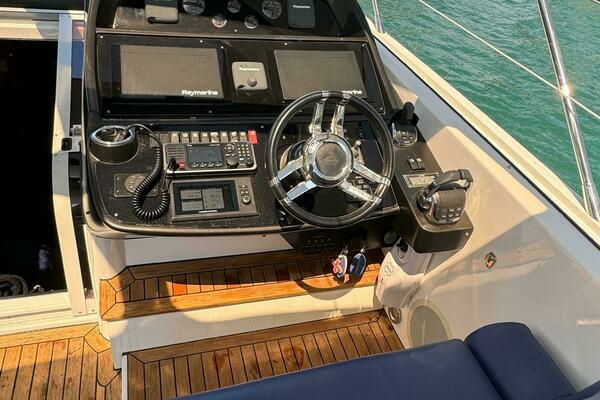 2013 Sunseeker 48