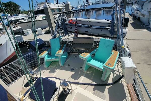 Photo of the 2005 Island Packet 485 "EOS"