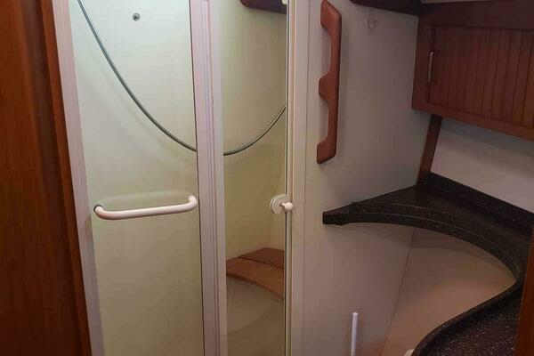 Photo of the 2005 Island Packet 485 "EOS"