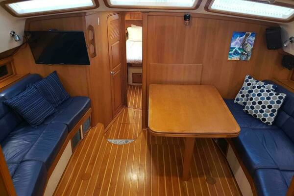 Photo of the 2005 Island Packet 485 "EOS"