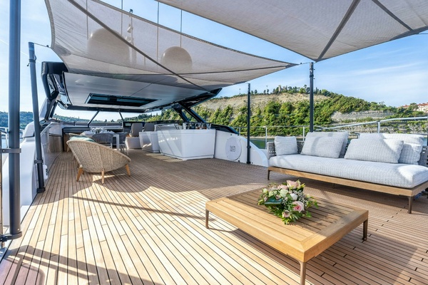 ISOTTA 98ft Ferretti Yachts Yacht For Sale