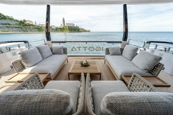 ISOTTA 98ft Ferretti Yachts Yacht For Sale