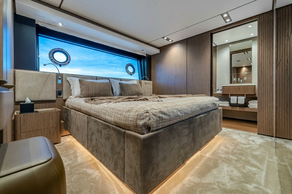 ISOTTA 98ft Ferretti Yachts Yacht For Sale
