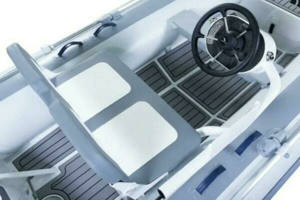 Photo of the 2024 Highfield Classic 340 FCT