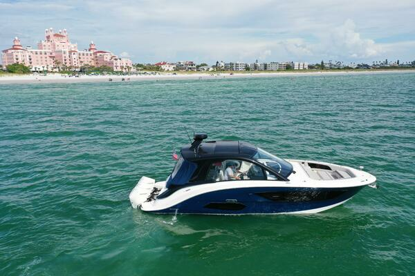 2022 Sea Ray 37