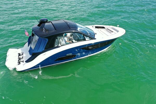 2022 Sea Ray 37