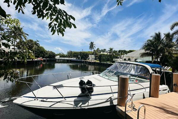 Photo of the 2007 Rinker 350 Express Cruiser