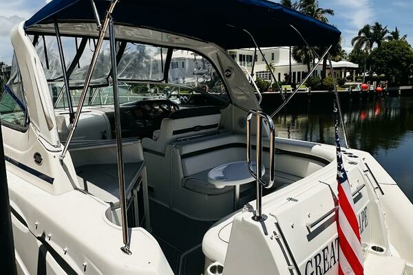 Photo of the 2007 Rinker 350 Express Cruiser