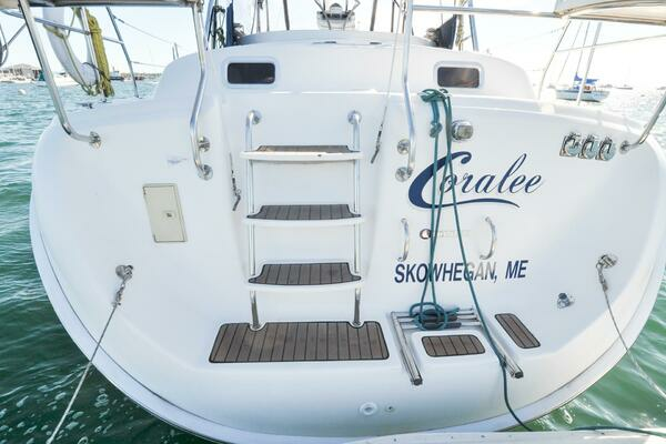 Photo of the 2006 Hunter 45cc "Coralee"