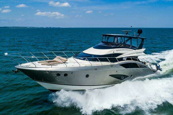2013 Marquis 63