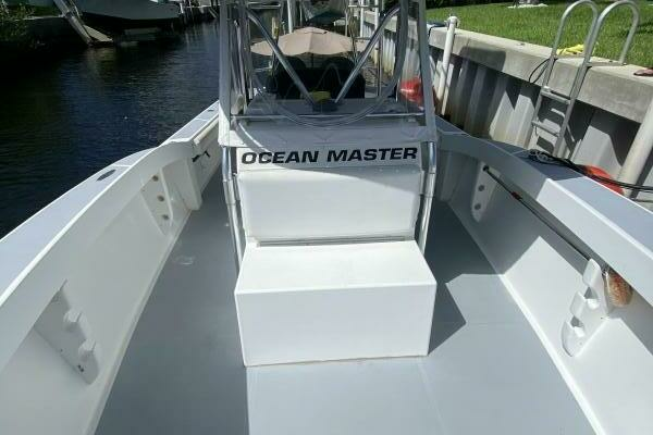 Photo of the 1995 Ocean Master 3100