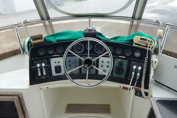 Greener Pastures 28ft Carver Yacht For Sale