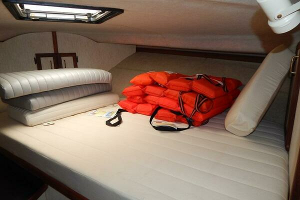 Greener Pastures 28ft Carver Yacht For Sale