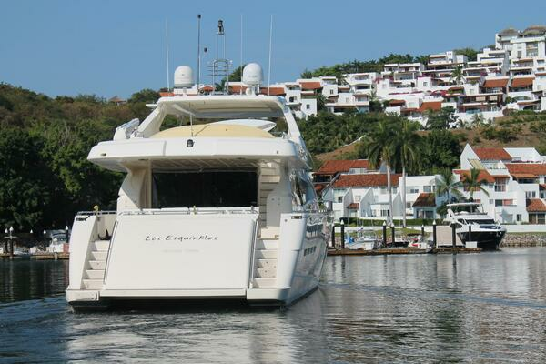 Photo of the 2007 Ferretti Yachts 881 "Los Esquinkles"