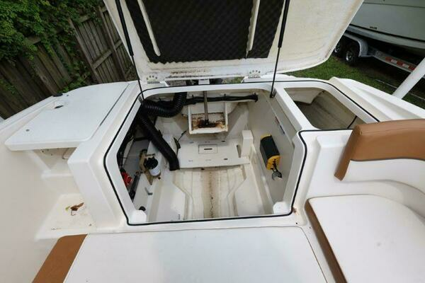 Photo of the 2019 Bayliner VR5 Bowrider OB