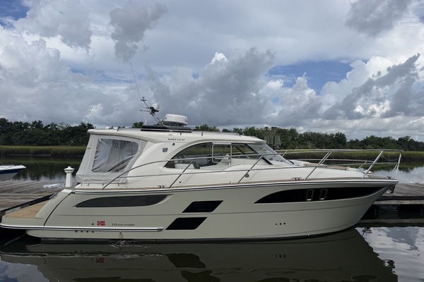 31-ft-Marex-2026-310 Sun Cruiser-Charleston South Carolina United States yacht for sale